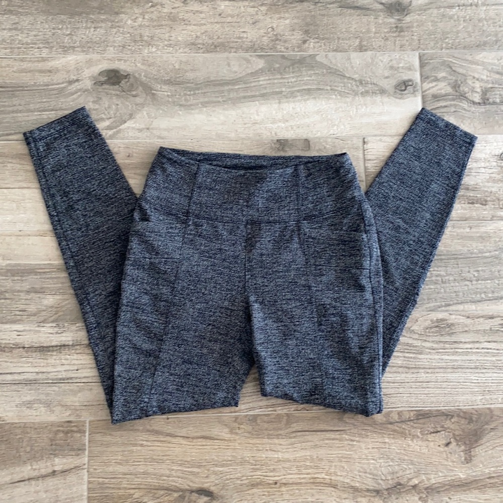 Athleta Women’s Medium Leggings Black burnout